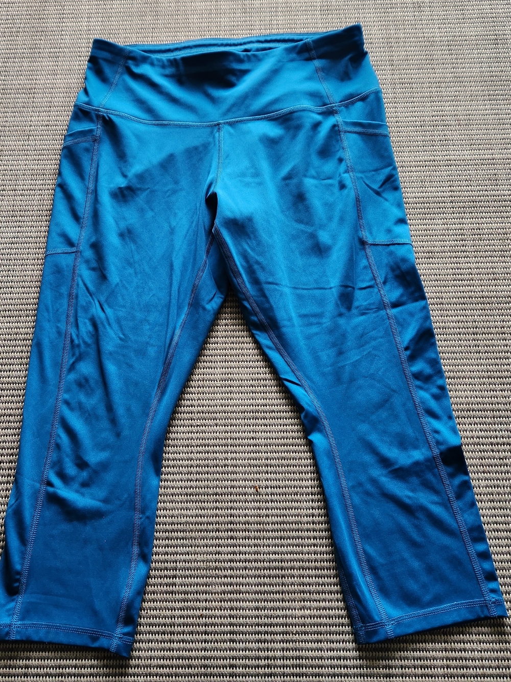 ​All In Motion Womens Large Blue Capri Leggings Side Pockets High Rise Activewea